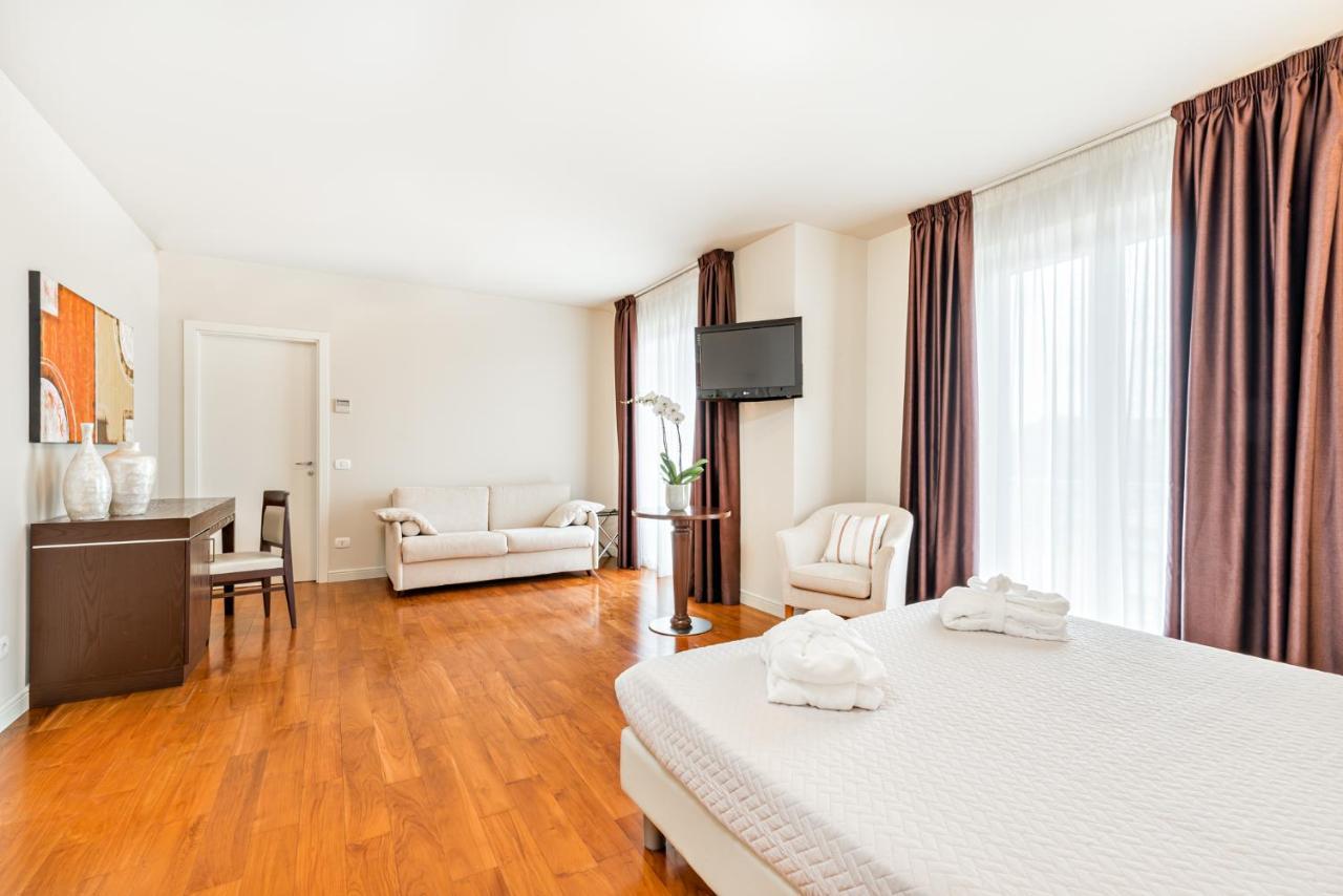Hotel & Residence Exclusive Marina Di Carrara Eksteriør bilde